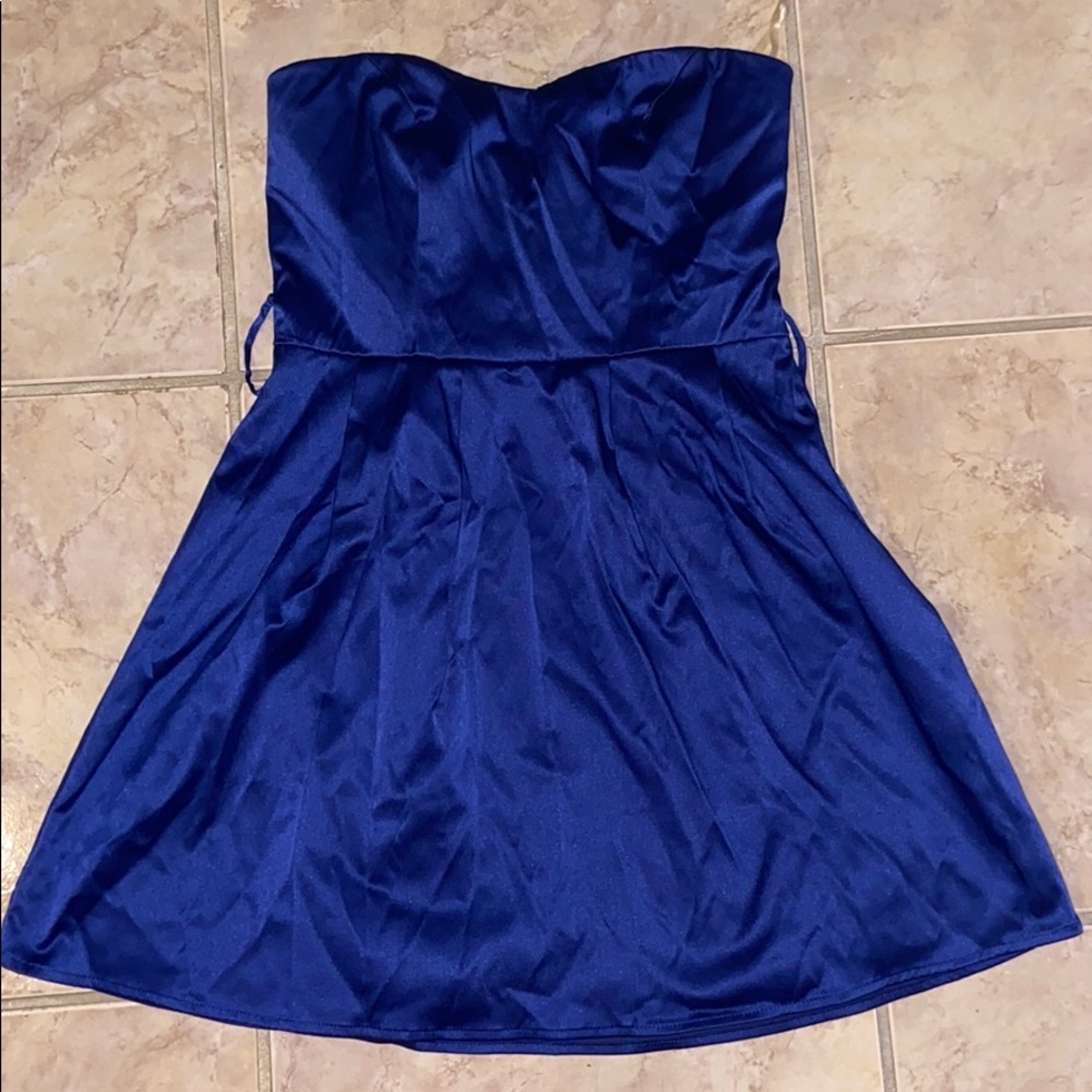 Needs to be ironed Blue silky dress